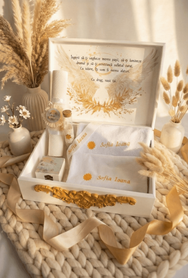 Trusou de botez premium lux ingeras Trusou de botez complet din lemn personalizat, set premium oferit de nasi, realizat manual in Romania