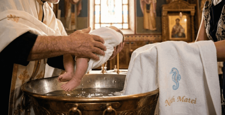 cat dureaza slujba de botez