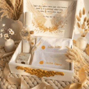 Trusou de botez complet din lemn personalizat, set premium oferit de nasi, realizat manual in Romania