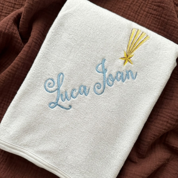 prosop personalizat cu broderie, prosop brodat cu nume, cado bebelus