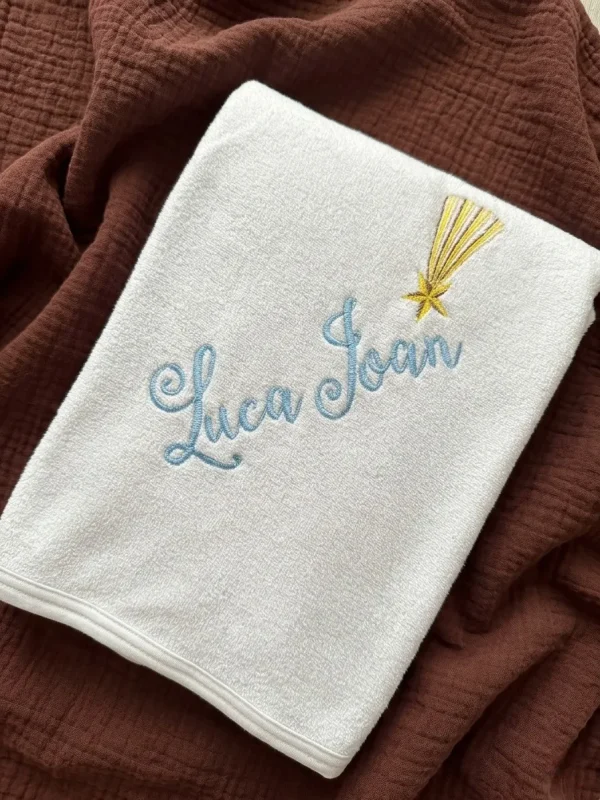 prosop personalizat cu broderie, prosop brodat cu nume, cado bebelus prosop personalizat cu broderie, prosop brodat cu nume, cado bebelus