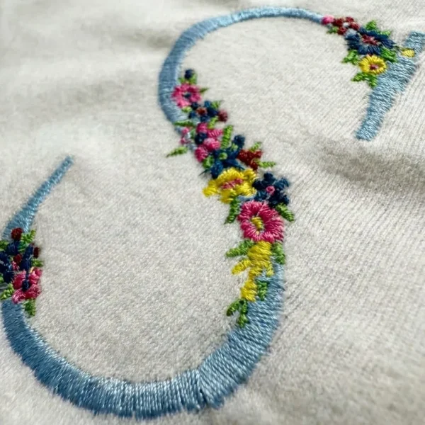 broderie initiala copil, set patut cu initiala broderie initiala copil, set patut cu initiala