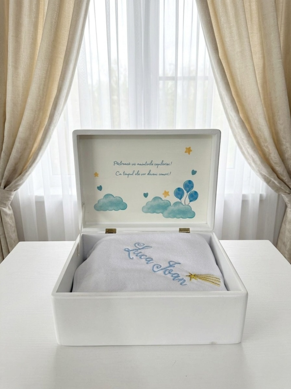 cutie personalizata, cutie trusou lemn, prosop personalizat cu nume, cadou bebelusi, cadou materninate
