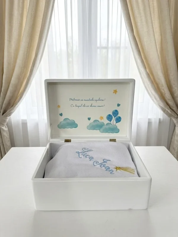 cutie personalizata, cutie trusou lemn, prosop personalizat cu nume, cadou bebelusi, cadou materninate