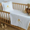 set patut cu floarea soarelui, set patut personalizat, paturica cu nume copil, pernuta si paturica personalizate