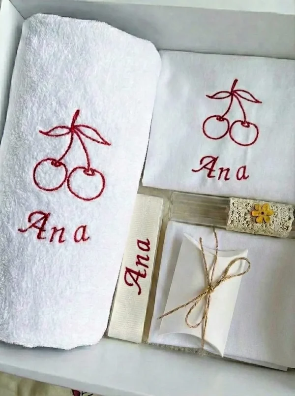 trusou botez cirese, prosop cu capison personalizat, crasma cu cirese trusou botez cirese, prosop cu capison personalizat, crasma cu cirese
