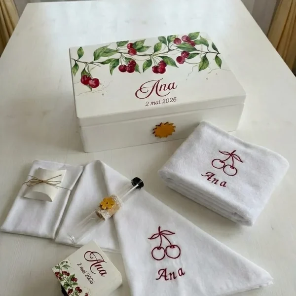 trusou botez, trusou botez cu cirese, trusou tema primavara, trusou fructe, handmade, broderie