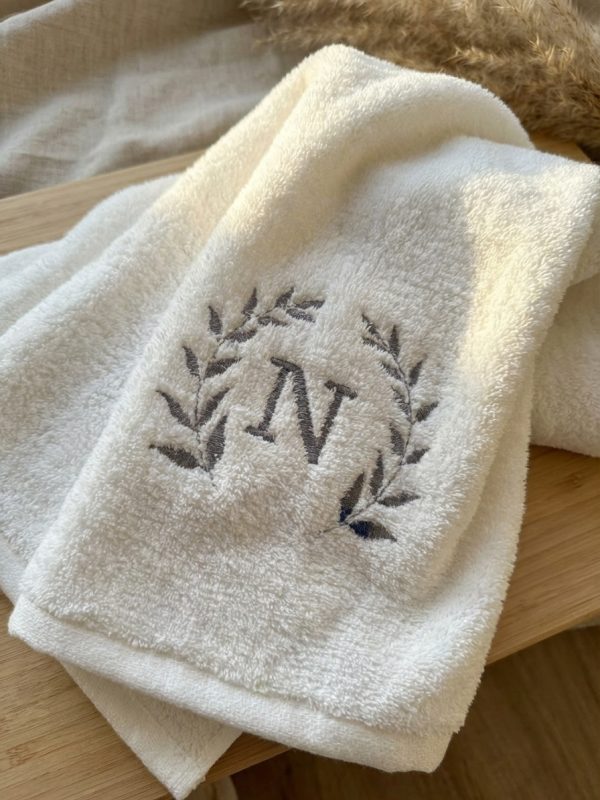 prosop cu broderie, prosop brodat cu nume, prosop personalizat