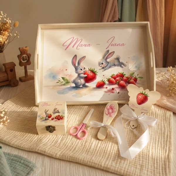 set turta cu capsuni si iepuri, cadou 1 an model capsuni, caodu model iepurasi