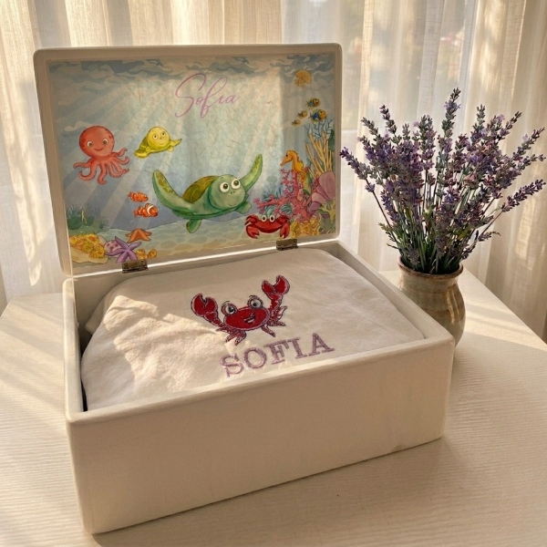set scos din maternitate, cadou bebelus prima vizita, cadou de la nasi, cadou bebelusi cutie lemn