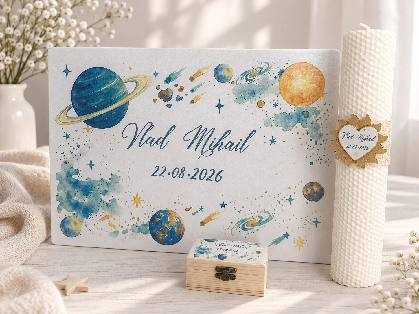 Trusou botez baiat model Galaxie cu cutie de lemn personalizata Vlad Mihail, lumanare fagure si cutiuta pentru prima suvita