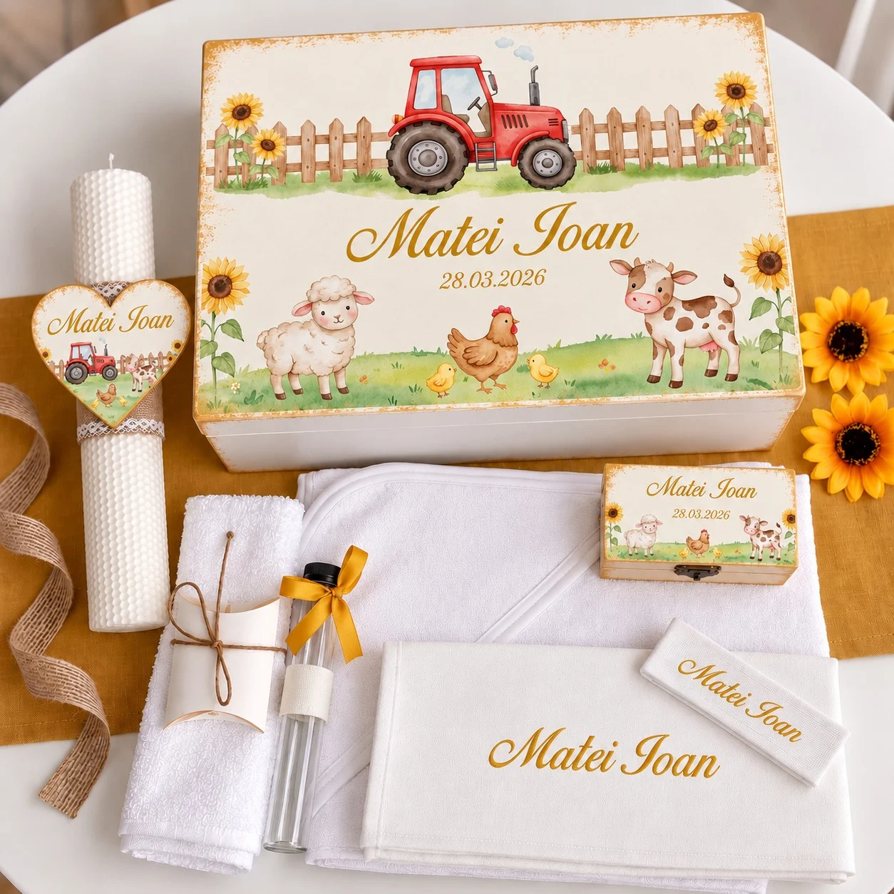 Trusou botez complet model Ferma Veselă: cutie de lemn personalizata cu numele si data botezului, lumanare fagure cu inima, prosop cu capison brodat, panza de mir, fasa, cutiuta prima suvita, sticluta mir
