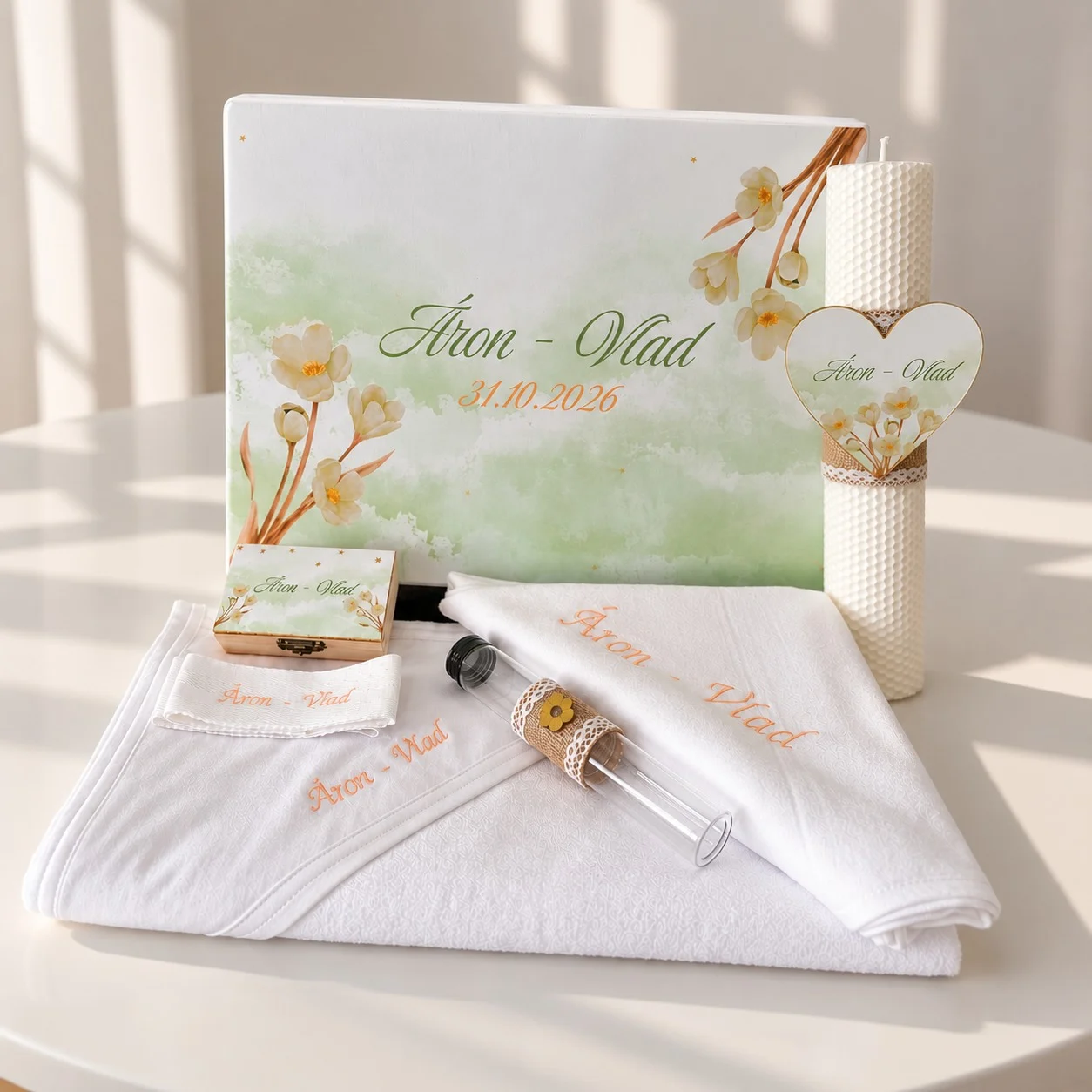 Trusou botez complet model Gradina Inflorita: cutie de lemn personalizata cu numele si data, lumanare fagure, prosop cu capison, panza de mir, sticluta mir