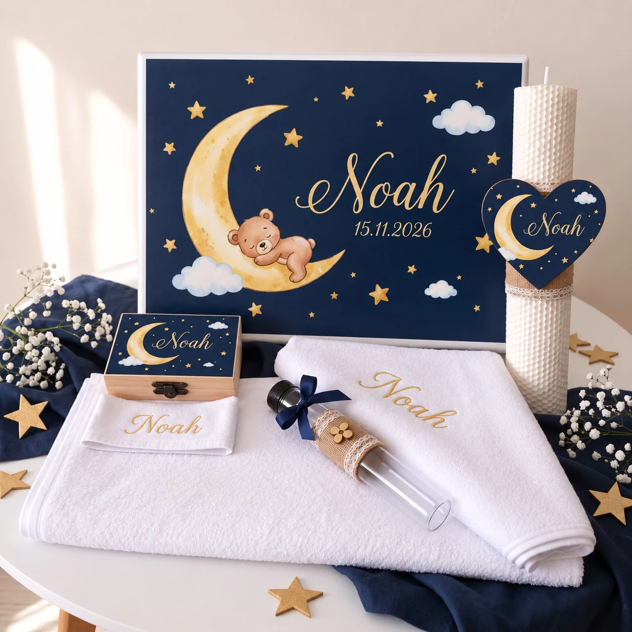 Trusou botez complet model Noapte cu Lună și Stele: cutie de lemn personalizata cu numele si data botezului, lumanare fagure cu inima, prosop cu capison brodat, panza de mir, fasa, cutiuta prima suvita, sticluta mir